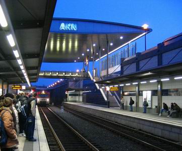 AKN-Bahnhof Henstedt-Ulzburg-Nachtaufnahme