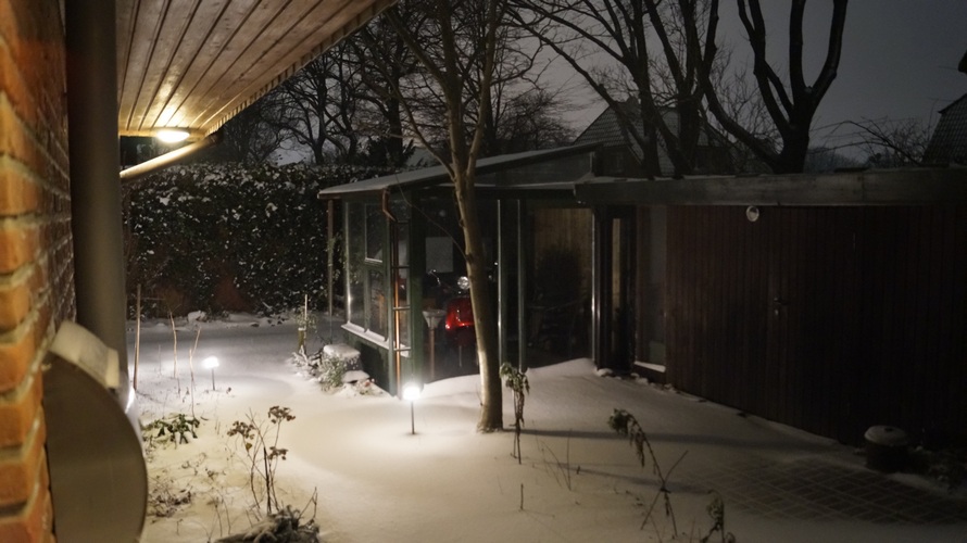 Glashaus in erster Schnee-Nacht2016